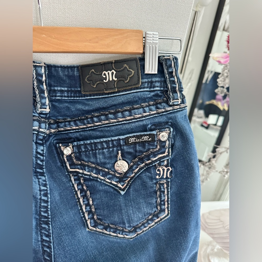 Miss Me Mis Rise Boot Cut Jeans - Picture 3 of 10